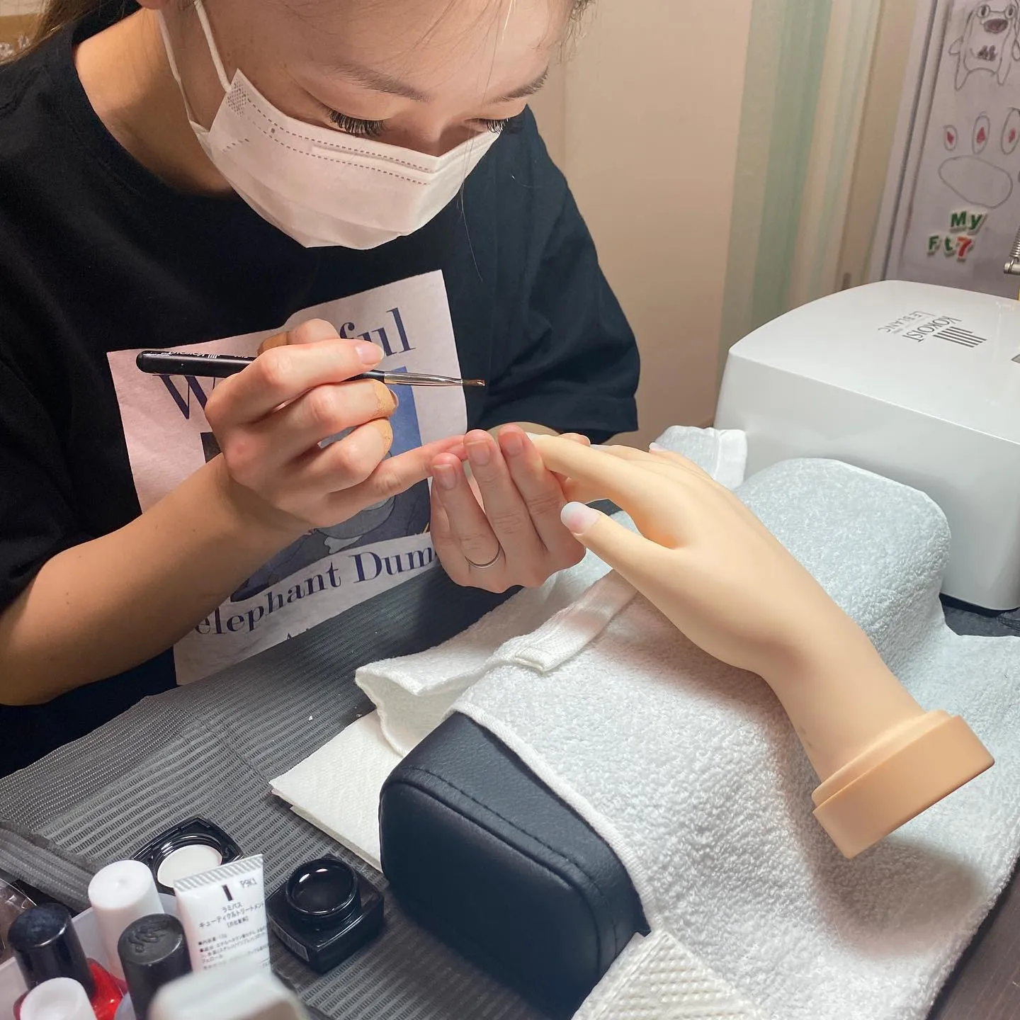 ネイルサロン開業にむけて～必要な資格とは？