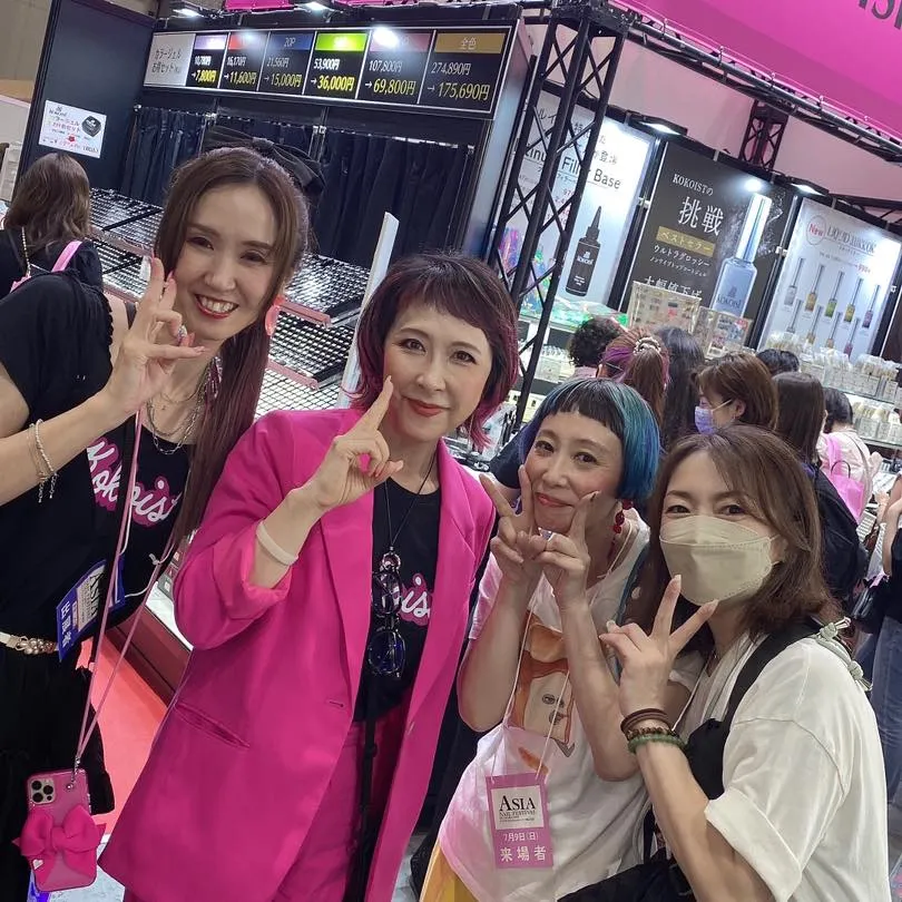 ﾟ･*:.｡. .｡.:*･゜ﾟ･*:.｡. .｡.:*･゜...